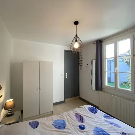 Maison Fouras, 3 Pieces, 4 Personnes - Fr-1-709-66 Ferienhaus *